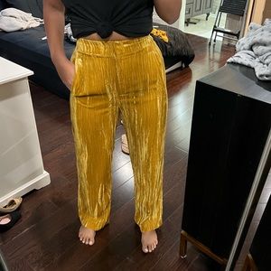 Yellow velvet pants, US6